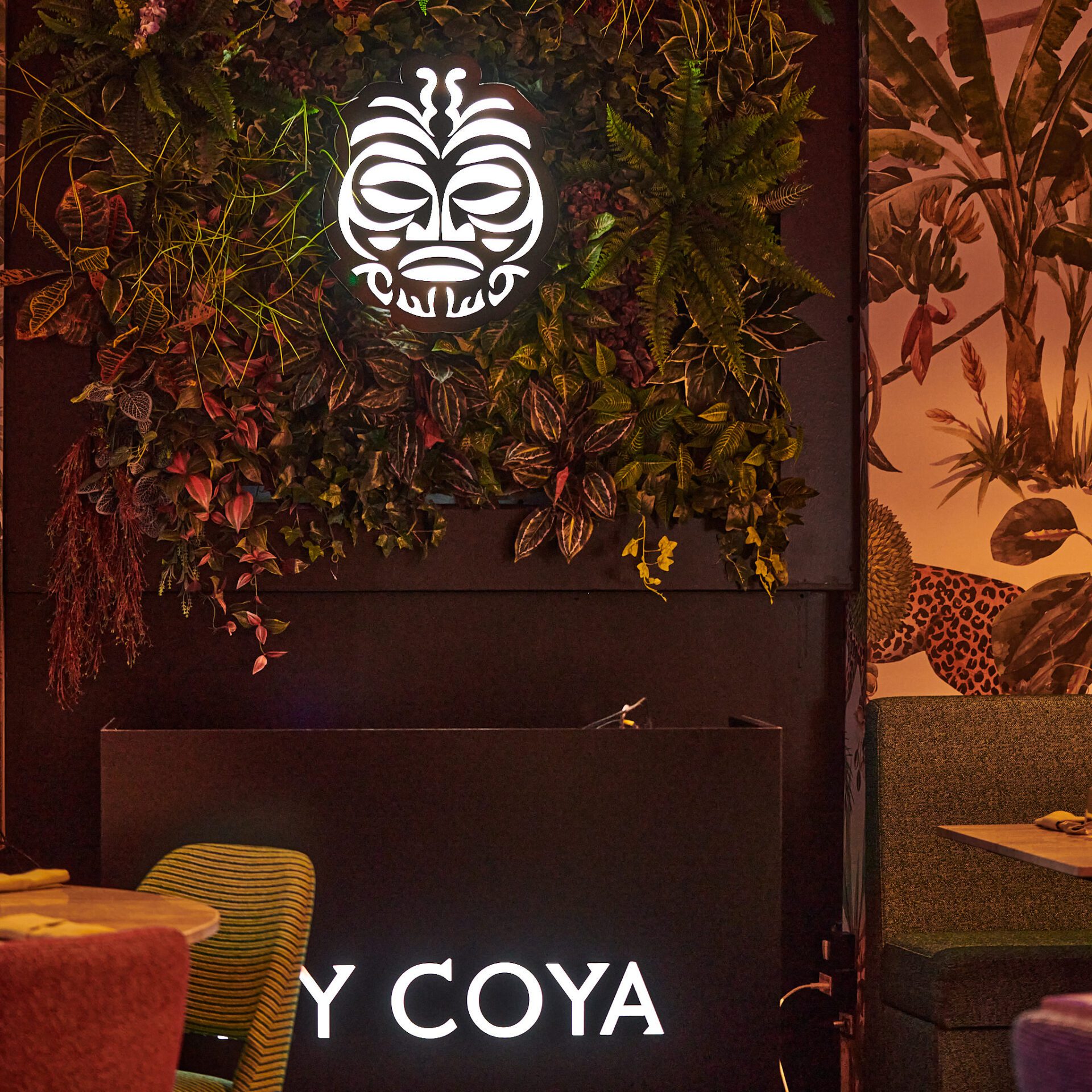 logo retroilluminato