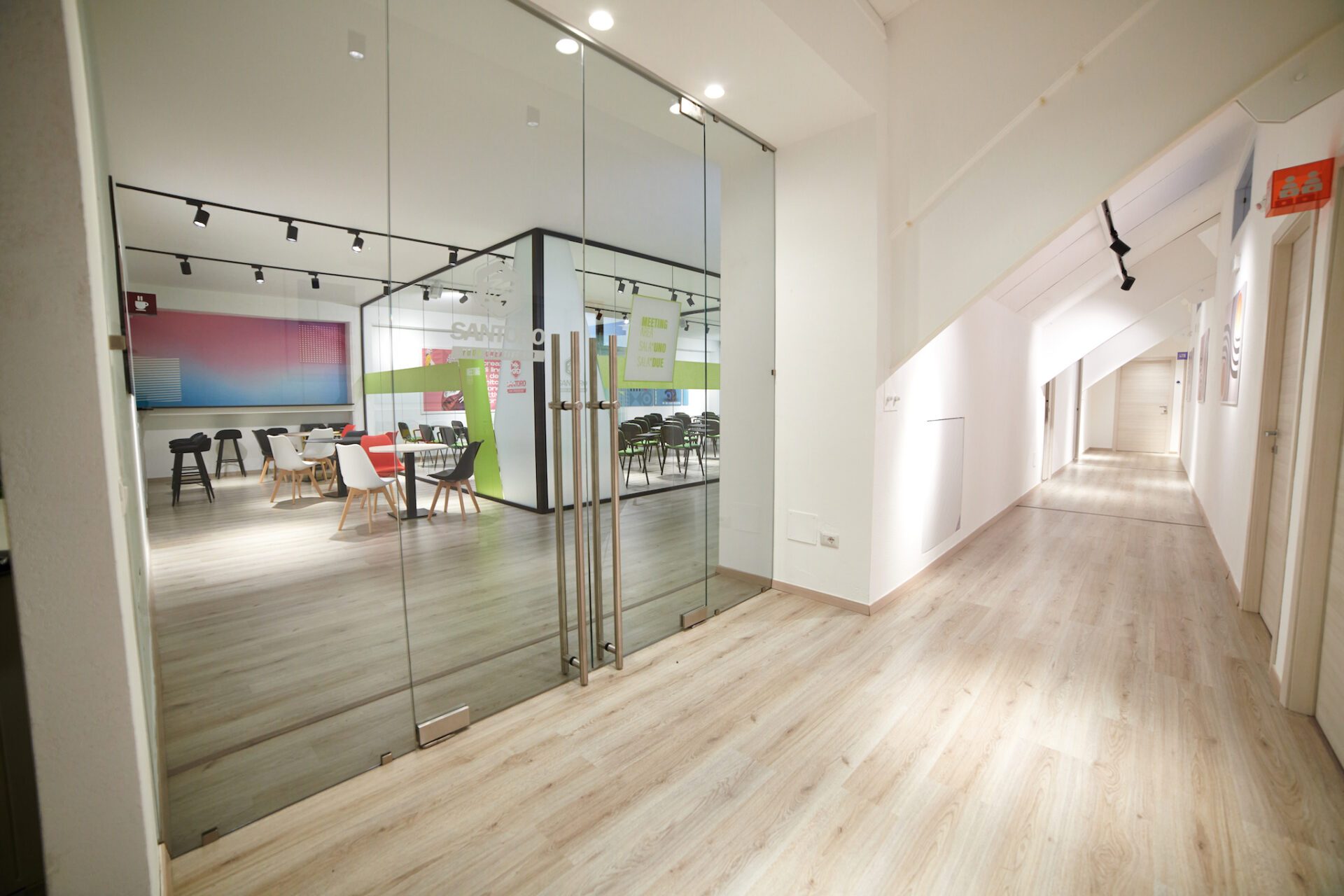 corridoio primo piano santoro building startup